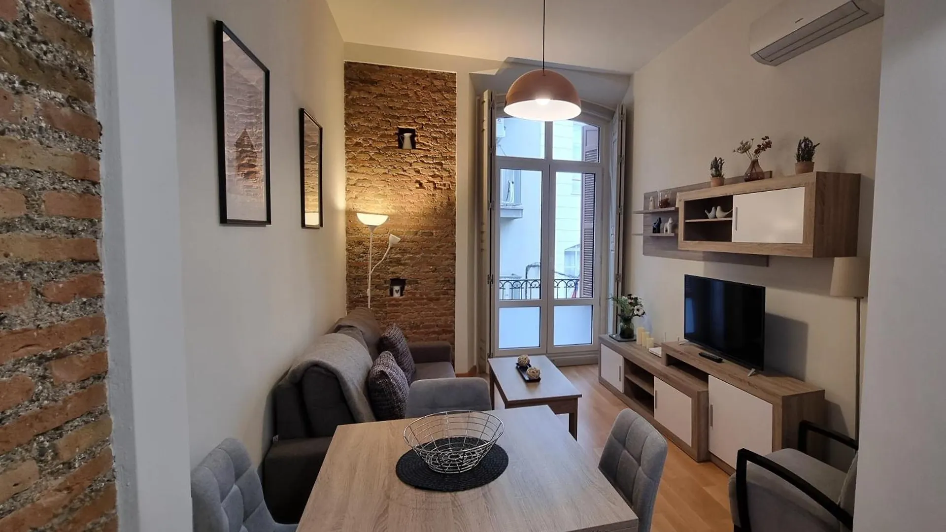 Rosa 2 Bedrooms In City Center Málaga