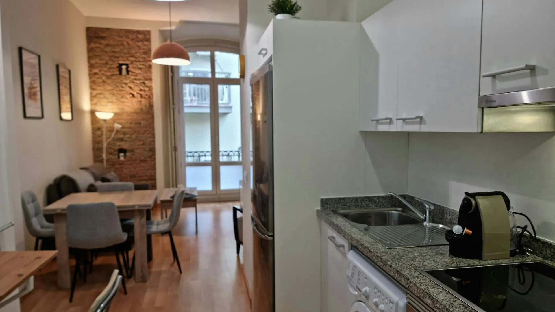 Rosa 2 Bedrooms In City Center Málaga 0*,